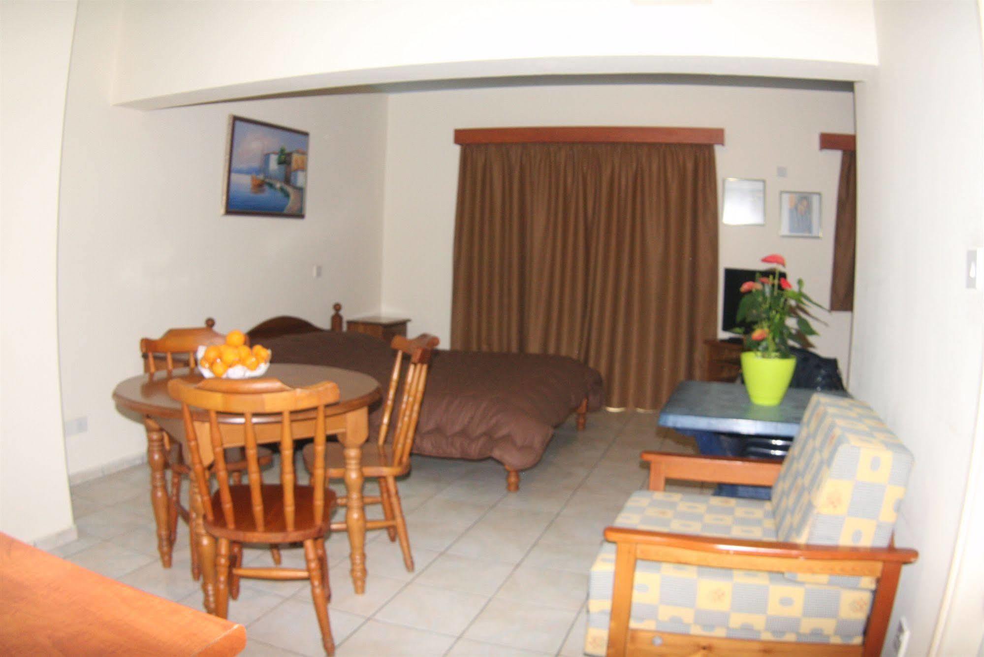 Palm Sea Beach Hotel Apartments 拉纳卡 外观 照片